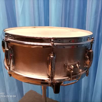 Slingerland No. 140 Student Model 5x14" 8-Lug Aluminum Snare Drum with case and stand- serial number 70s image 3