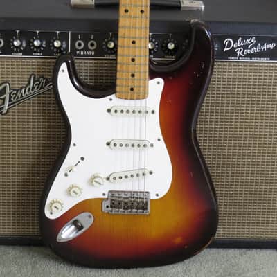 Fender Stratocaster with Maple Fretboard Left-Handed Sunburst 1958