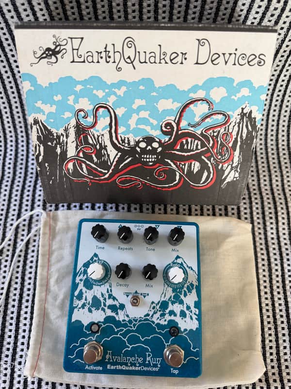 EarthQuaker Devices Avalanche Run Stereo Reverb & Delay with Tap Tempo V2
