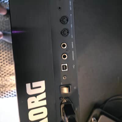 Korg Prologue 8 Polyphonic 49-Key 8-Voice Analog Synthesizer 2018 - Present - Black/Wood image 2