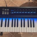 Native Instruments Komplete Kontrol S61 Keyboard Controller
