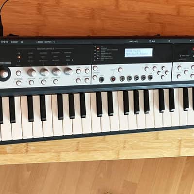 Korg microSTATION Music Workstation compact 61 mini-key synthesizer workstation Synth