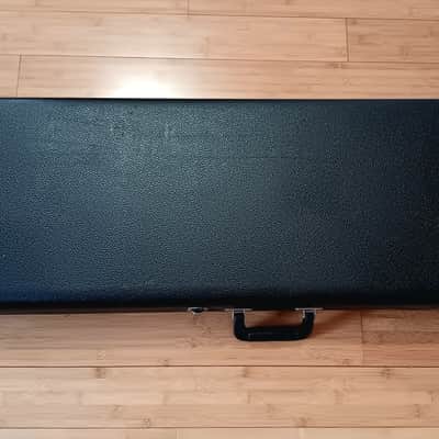 Fender Vintage 1970s G&G Short-Scale Bass Hardshell Case - Fits Fender Mustang / Musicmaster Bass - Excelsior & Cheney Hardware - VERY CLEAN w/ Key image 2