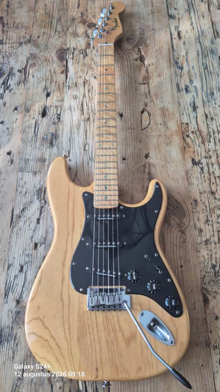 Fender Special Edition Lite Ash Stratocaster 2004 - Natural image 1