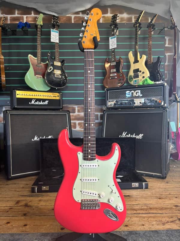 Fender Limited Edition Andertons 60th '64 Road Worn Fiesta Red