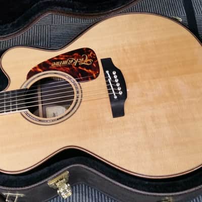 Takamine P7JC Pro Series 7 Jumbo Cutaway Acoustic/Electric Guitar Natural Gloss