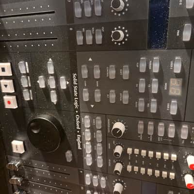 Solid State Logic Nucleus 2 Dark 16-Channel Digital Mixer and Control Surface 2018 - 2019 - Black image 3