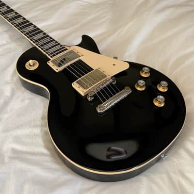 2023 Gibson Les Paul Standard - Ebony - Free Pro Setup image 4