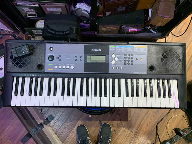 Yamaha PSR E233 Keyboard (ACK - 7) image 1