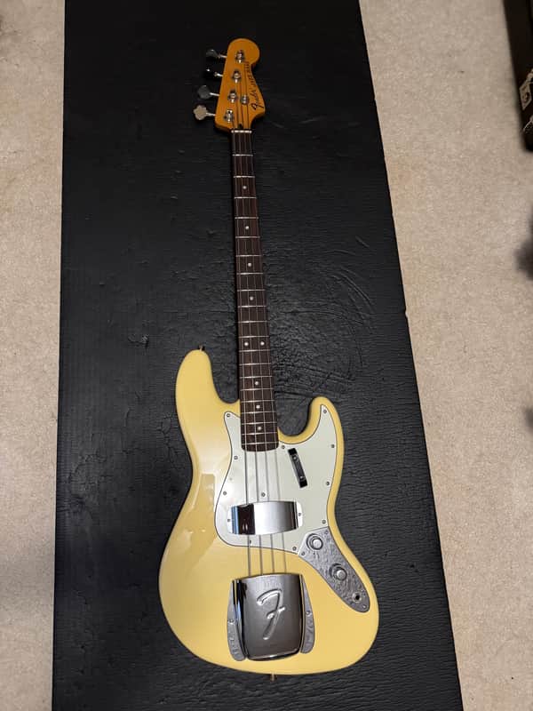 Fender Laura Lee Signature Jazz Bass