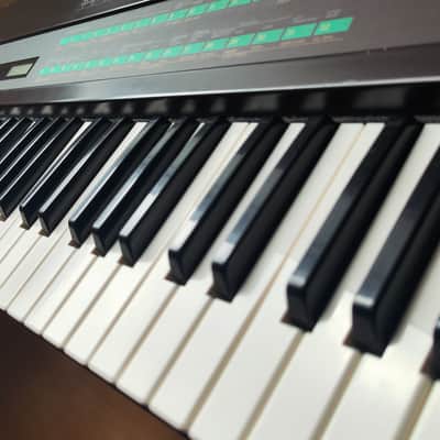 YAMAHA-DX7 FM synthesizer original from 1983 image 13