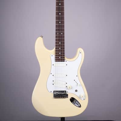 Peavey Predator AX HSS Electric Guitar - White image 2