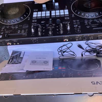 Pioneer DDJ-REV5 2-Channel DJ Controller 2023 - Present - Black image 6