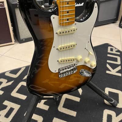 Fender Eric Johnson Signature '54 "Virginia" Stratocaster 2020 - Present - 2-Color Sunburst image 4