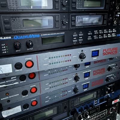 Roland RDE-1800 Digital Echo Plus Reverb Effects Box. Japanese