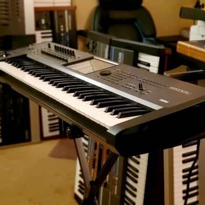 MUST SEE!!! KORG KRONOS X 61 FULLY INSPECTED/SERVICED AND IN AMAZING CONDITION! image 3