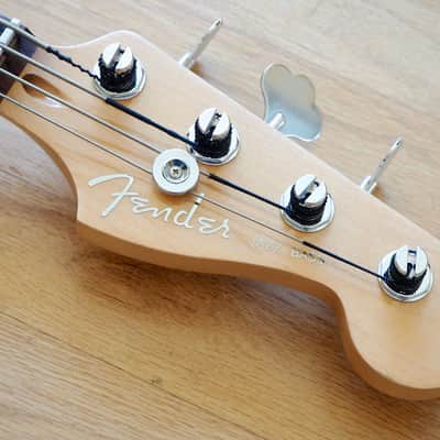 Fender Deluxe Series Jazz Bass 24 Fret Quilt Top w/ Active EQ, Duncan Pickups and Hardshell Case image 4