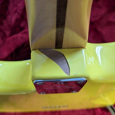 Fender Tom DeLonge Stratocaster Original 2002 - 2003 - Graffiti Yellow image 8