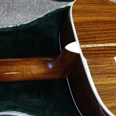 Martin 000-28 Sunburst Mint Condition w/original case image 8
