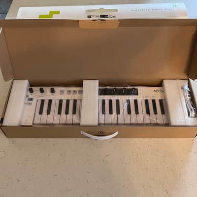 Immagine Arturia KeyStep 37 MIDI Controller 2021 - 2025 - White - 2