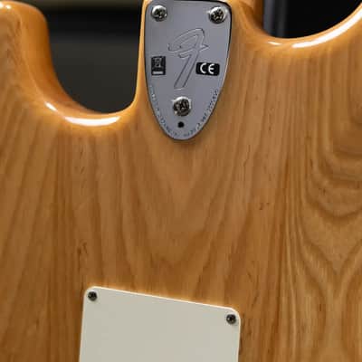 Fender Classic Series '70s Stratocaster Electric Guitar - Natural with Gig Bag - Used image 13