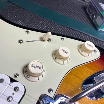 2006 Fender American Deluxe Stratocaster - 3 Color Sunburst - Includes Hardshell Case! image 10