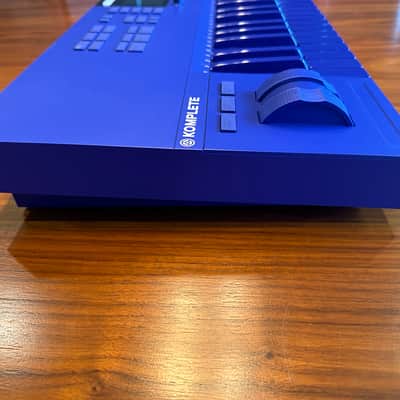 Native Instruments Komplete Kontrol S49 Mk2 25th Anniversary Edition in Ultraviolet Purple image 6