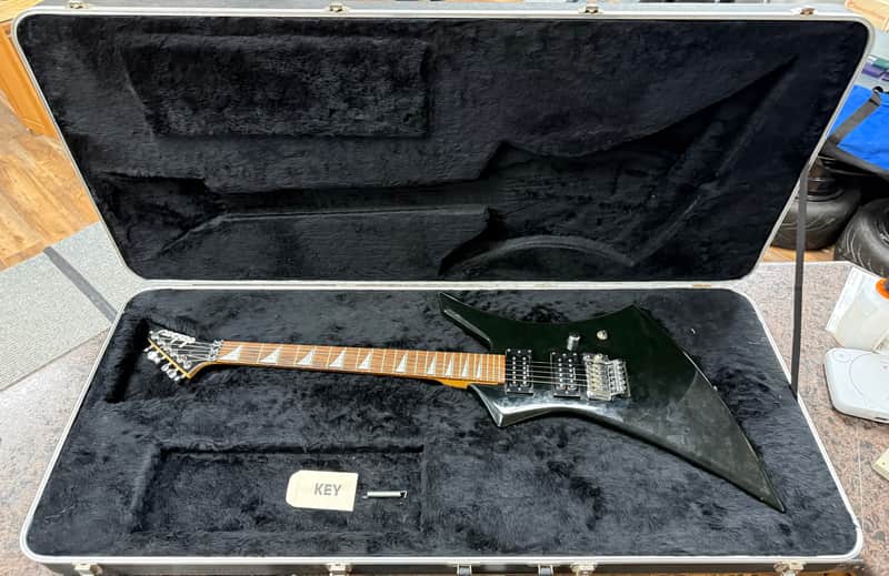 Jackson Pro Series KE3 Kelly With Jackson Hard Case