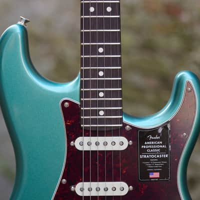 Fender American Professional Classic Stratocaster® - Faded Sherwood Green Metallic image 5