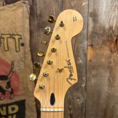 Fender Deluxe Players Stratocaster with Maple Fretboard 2010 - Sapphire Blue Transparent image 7