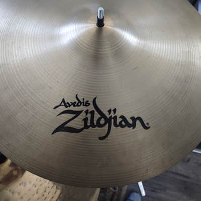 Zildjian 18" A Series Medium Thin Crash Cymbal 1982 - 2012 - Traditional image 2