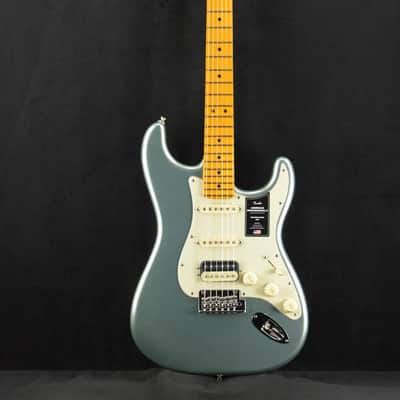 Fender American Professional II Stratocaster HSS Mystic Surf Green Maple Fingerboard image 2