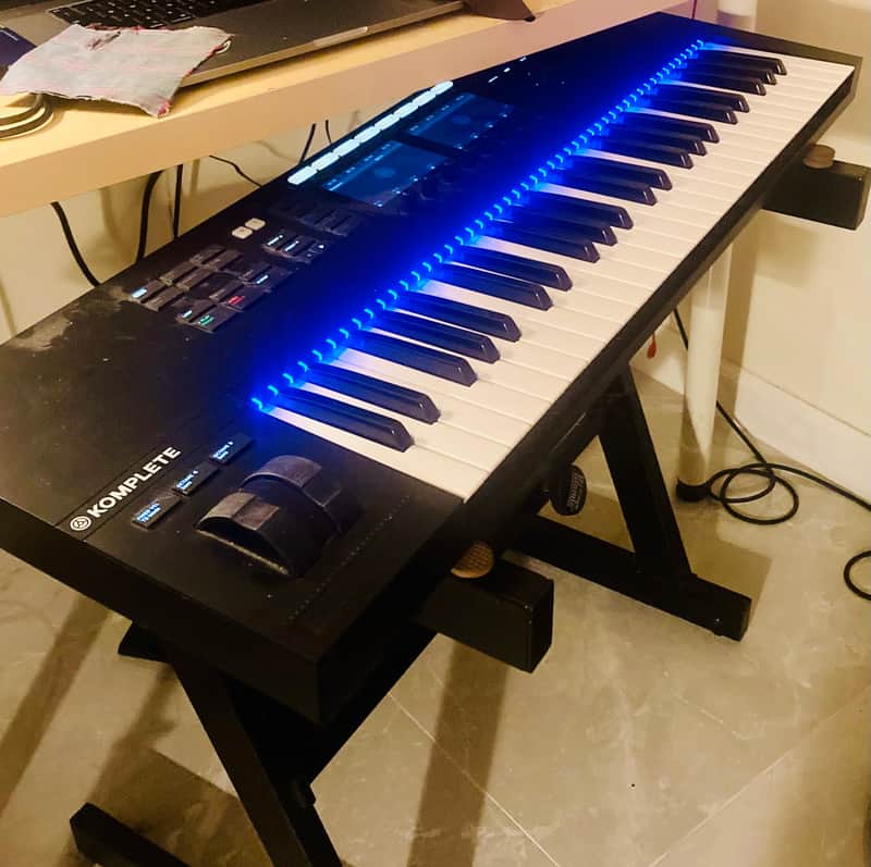 Native Instruments Komplete Kontrol S49 Mk2 2010s - Black image 1
