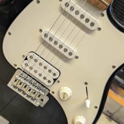 Peavey Raptor Plus HSS Electric Guitar with Rosewood Fretboard, Tremolo 2010s image 3