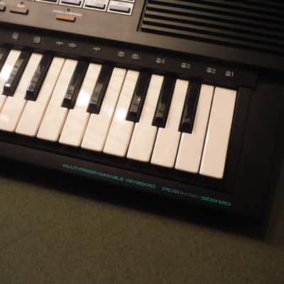 Yamaha PSS-570 Classic FM Synthesizer Keyboard image 4