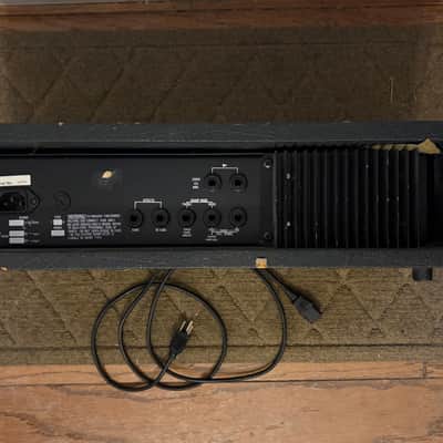 Marshall 200W Integrated Bass System Head image 3