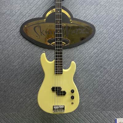 Kay Starter Series Bass Vintage White Cream Short Scale image 4