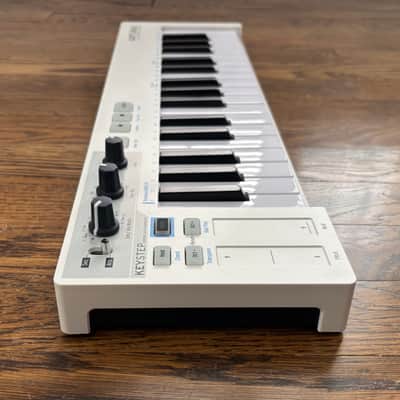 Arturia KeyStep 32-Key MIDI Controller 2017 - 2025 - White image 6