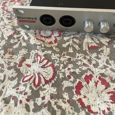 Antelope Audio Discrete 8 Synergy Core Thunderbolt / USB Audio Interface Bundle 2019 - With Thunderbolt Cable, DB25 TRS Line Out Cable and Adat Cable image 2