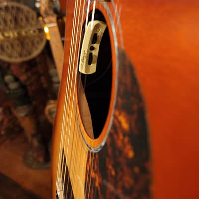 Vintage 3 D SR SB Anthem 119449 with FREE Furch Guitar Strap and Original CNR image 7