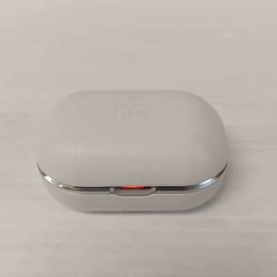B & O E8 Motion Earbuds image 3