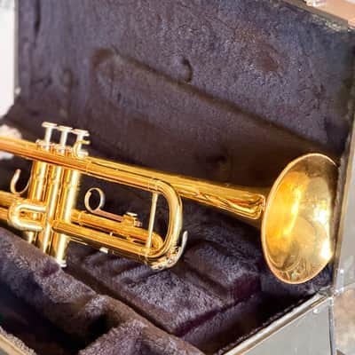 Yamaha YTR2-2335 Bb Trumpet, Clear Lacquer image 2