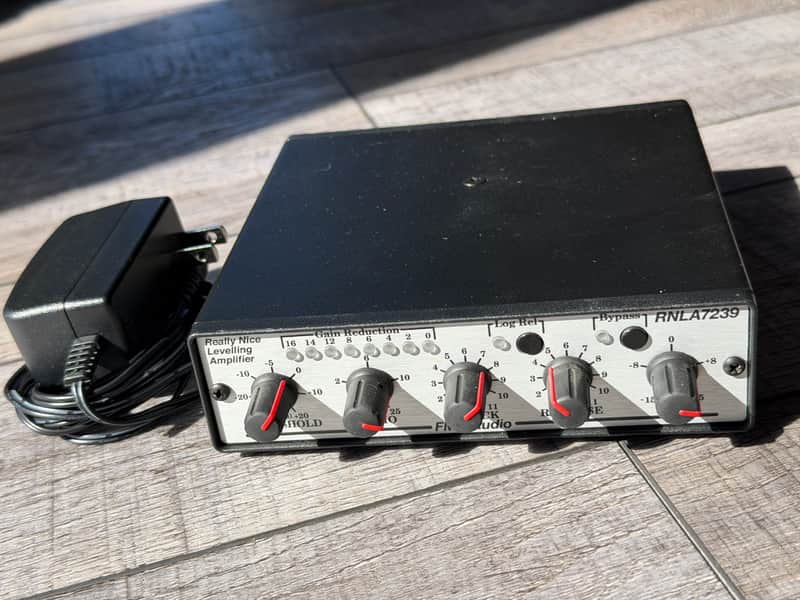 FMR Audio Really Nice Leveling Amplifier RNLA 7239 | Reverb