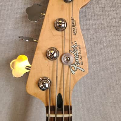Fender Standard Jazz Bass with Rosewood Fretboard 2004 - Brown Sunburst image 4
