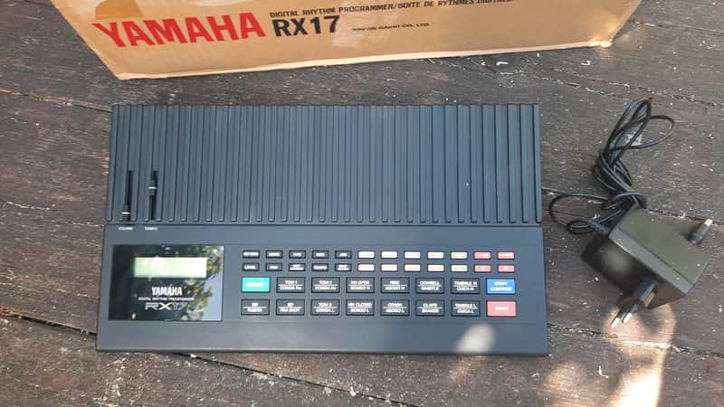 Yamaha RX17 80s drum machine (with orig. box/manual/psu) Bild 1
