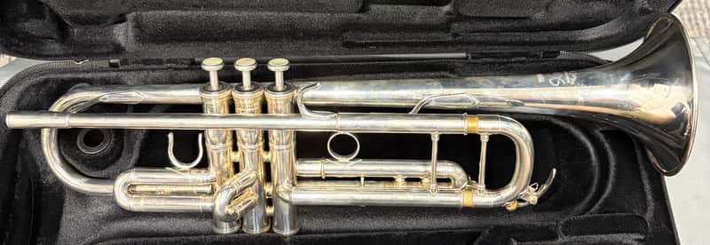 Yamaha Xeno Trumpet, Silver Finish, Gold Brass Bell, Model YTR8335G image 1