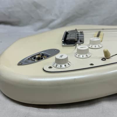 Fender Player Plus Stratocaster Guitar 2022 - Olympic Pearl / Maple neck image 14