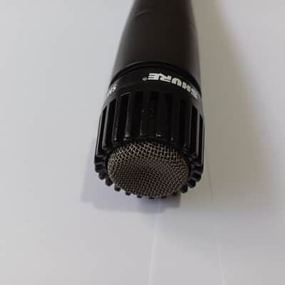 Shure SM57 Cardioid Dynamic Microphone - with zip case and mic clip image 10