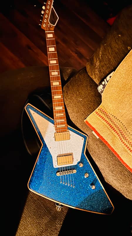 ‘26 Cream | Creamy Hi-Voltage | Electric Blue | Boutique, Monterrey, Mexico 🇲🇽 | Mint! image 1