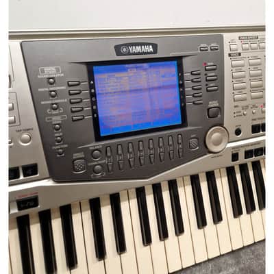 Yamaha PSR-2000 - Digital Keyboard - Silver/Gray - Very Good w/ stands image 23